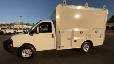 2025 GMC Savana Cutaway 3500 1WT