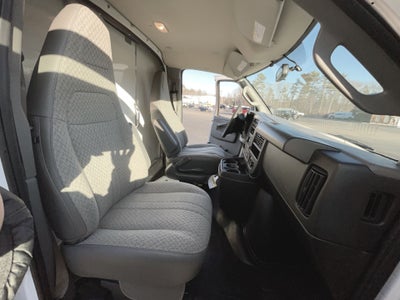 2025 GMC Savana Cutaway 3500 1WT