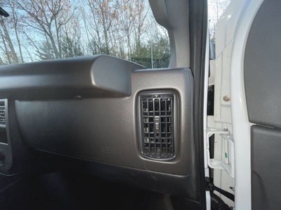 2025 GMC Savana Cutaway 3500 1WT