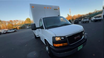 2025 GMC Savana Cutaway 3500 1WT