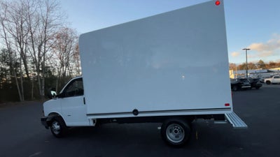 2025 GMC Savana Cutaway 3500 1WT