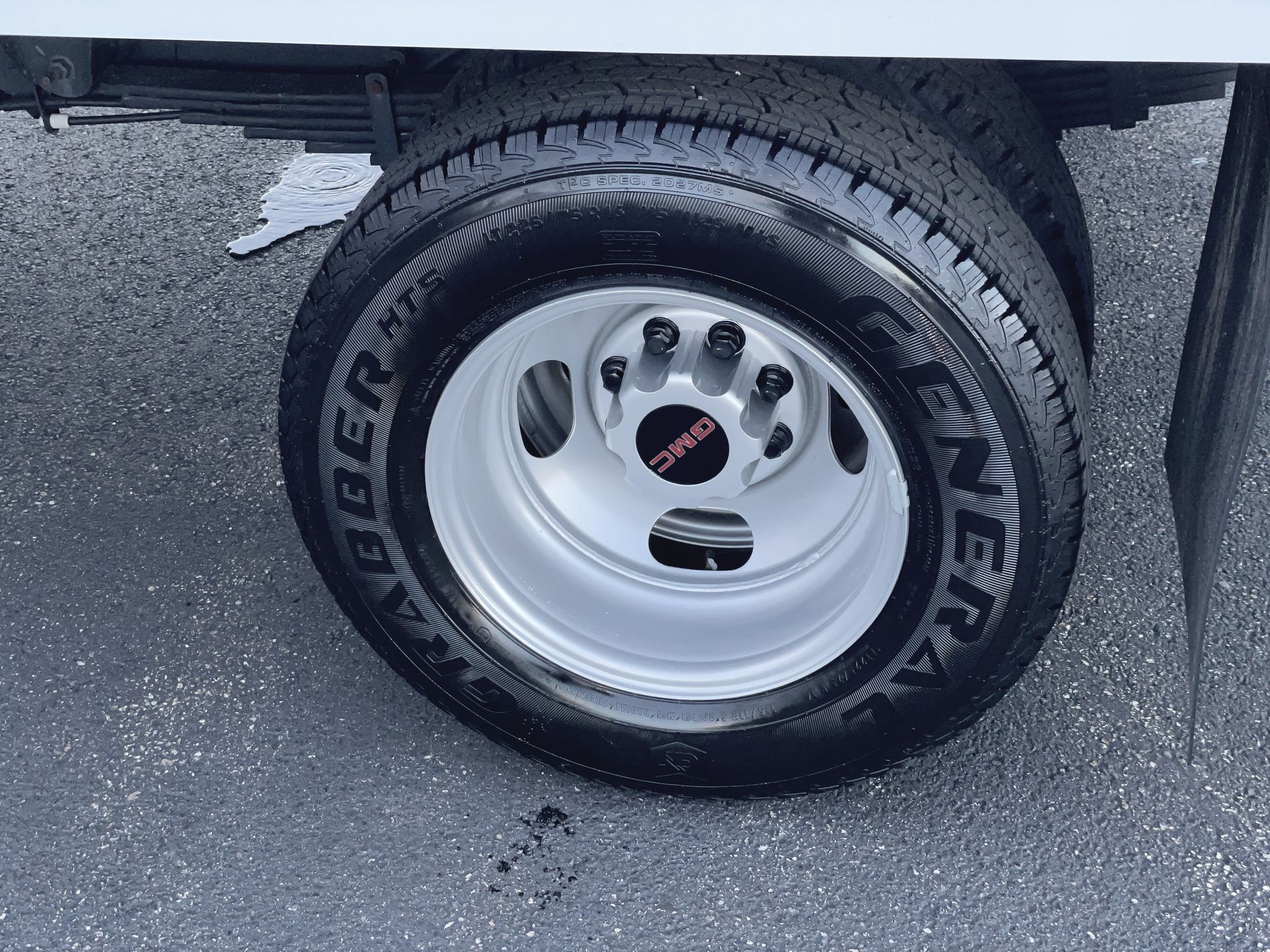 2025 GMC Savana Cutaway 3500 1WT