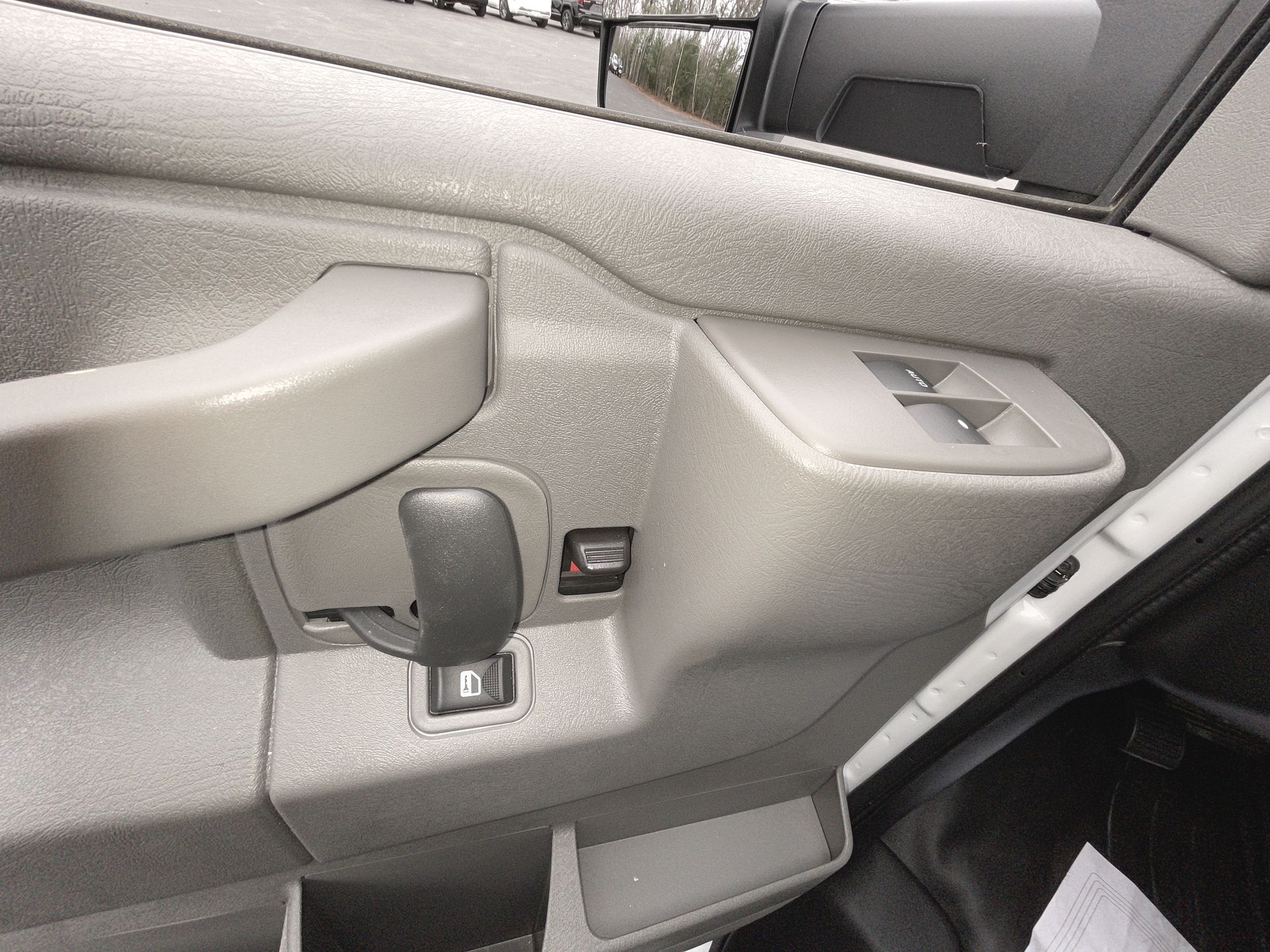 2025 GMC Savana Cutaway 3500 1WT