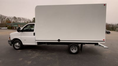 2025 GMC Savana Cutaway 3500 1WT