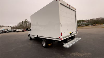 2025 GMC Savana Cutaway 3500 1WT