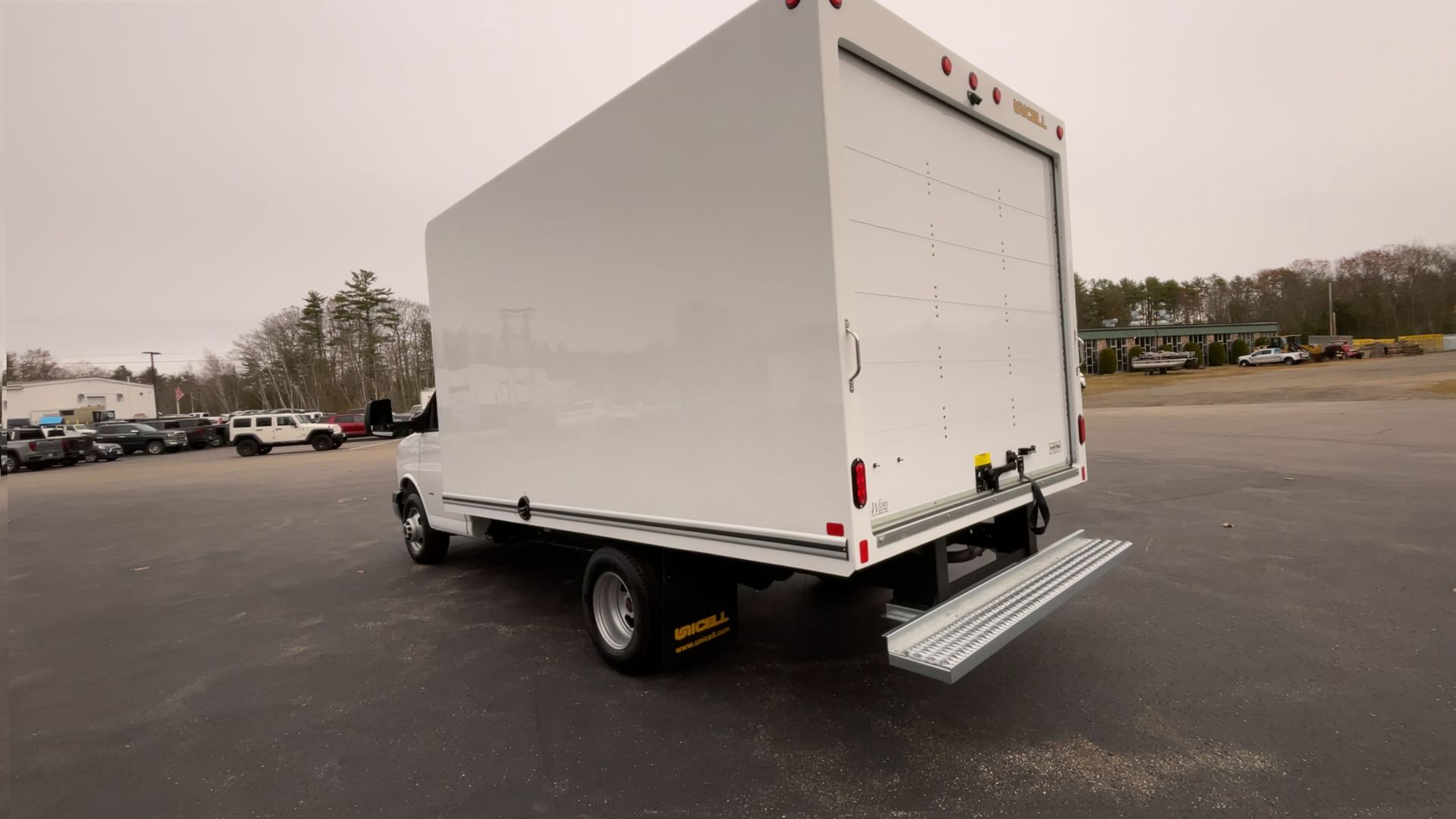 2025 GMC Savana Cutaway 3500 1WT