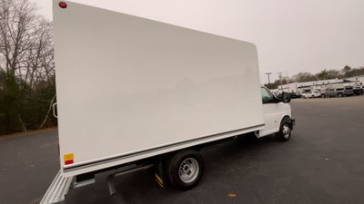 2025 GMC Savana Cutaway 3500 1WT