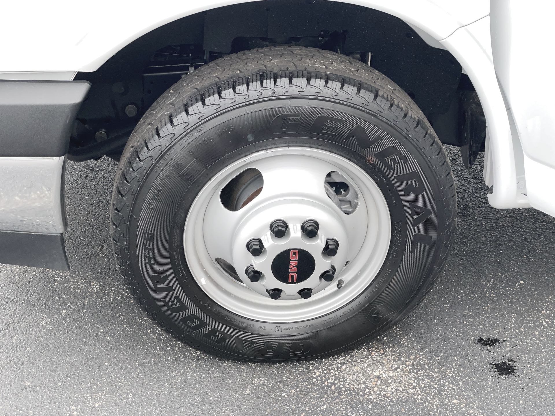 2025 GMC Savana Cutaway 3500 1WT