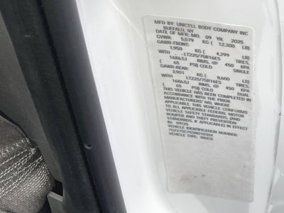 2025 GMC Savana Cutaway 3500 1WT