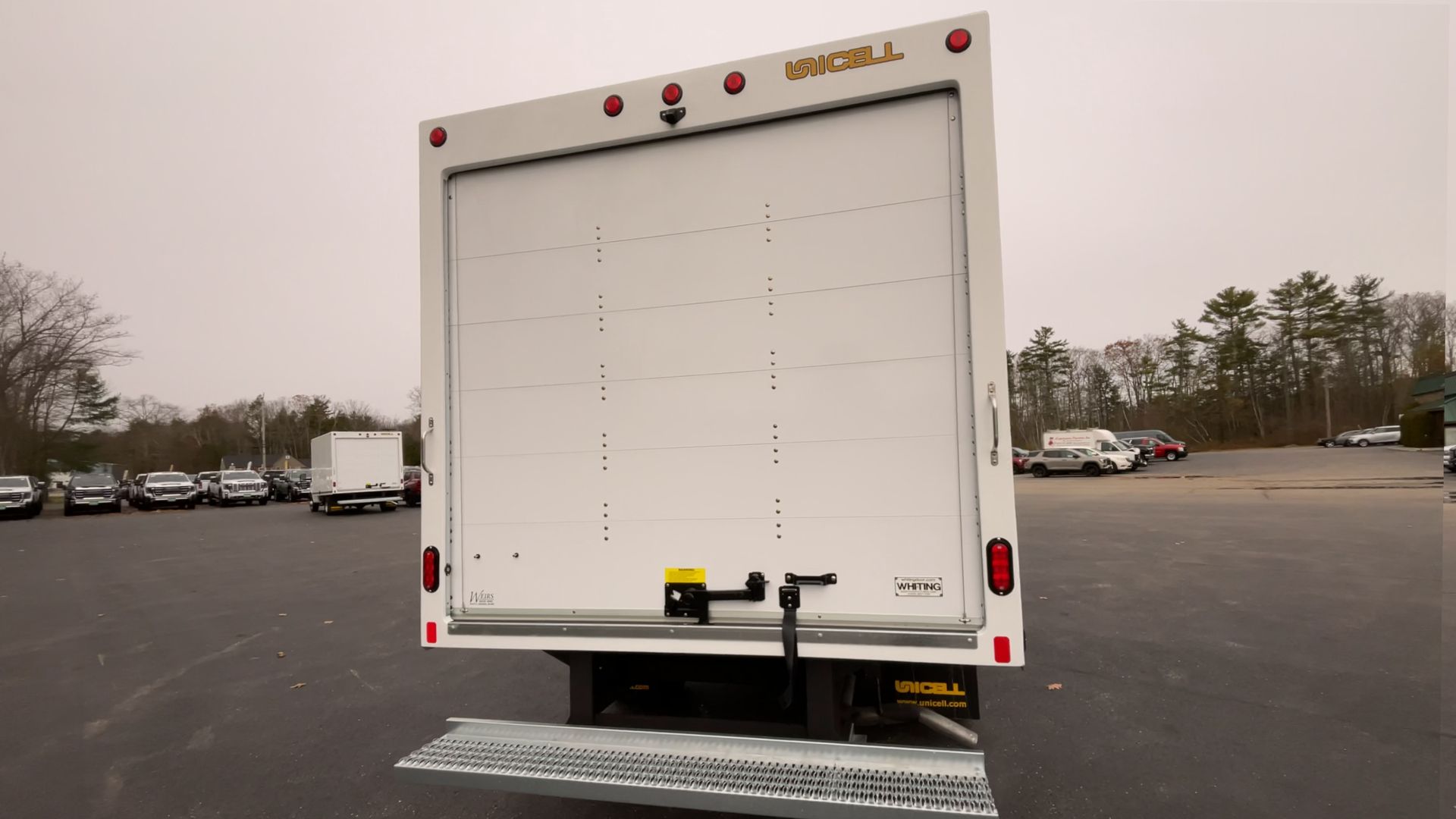 2025 GMC Savana Cutaway 3500 1WT