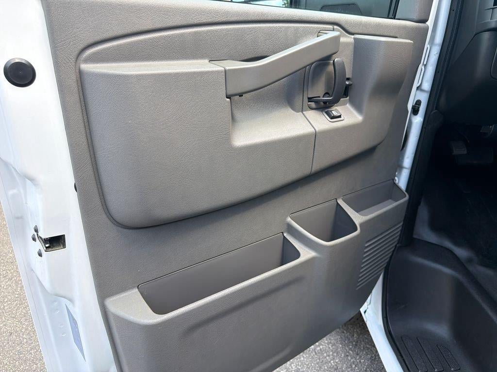 2026 GMC Savana Cutaway 3500 1WT