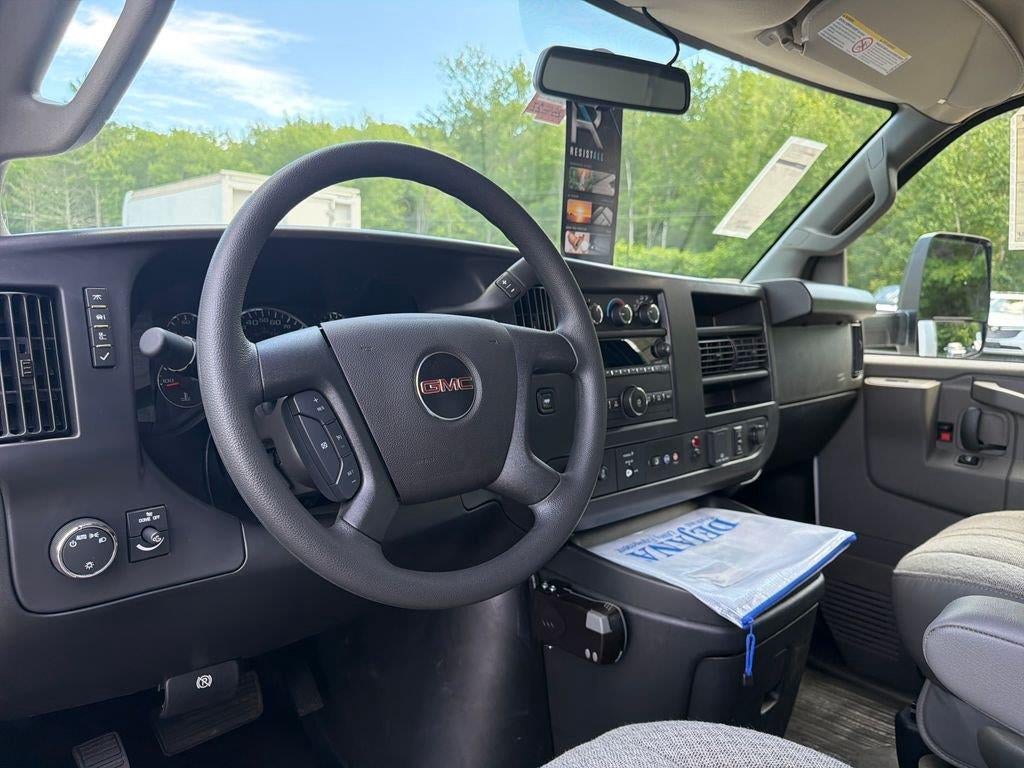 2026 GMC Savana Cutaway 3500 1WT