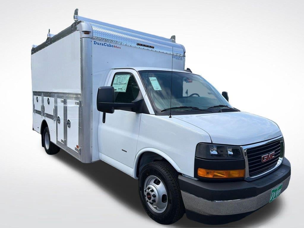 2026 GMC Savana Cutaway 3500 1WT