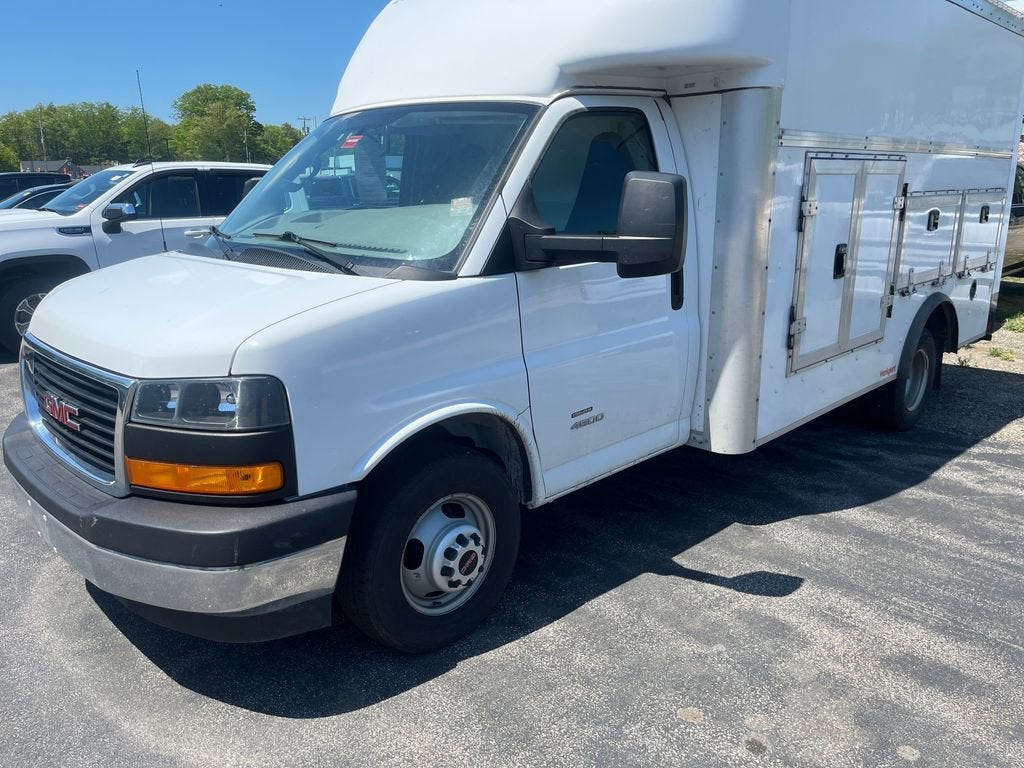 2022 GMC Savana Cutaway 4500 Gas