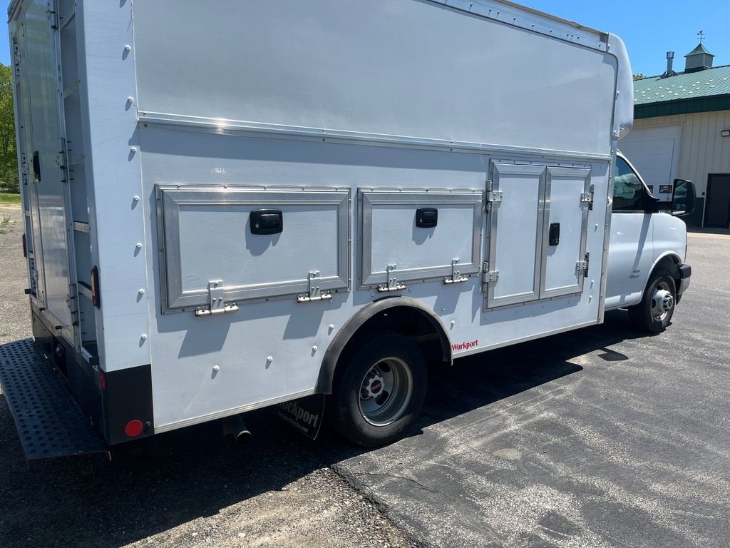 2022 GMC Savana Cutaway 4500 Gas
