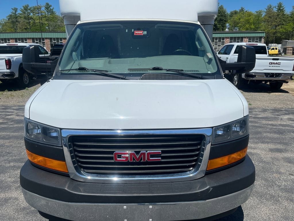 2022 GMC Savana Cutaway 4500 Gas