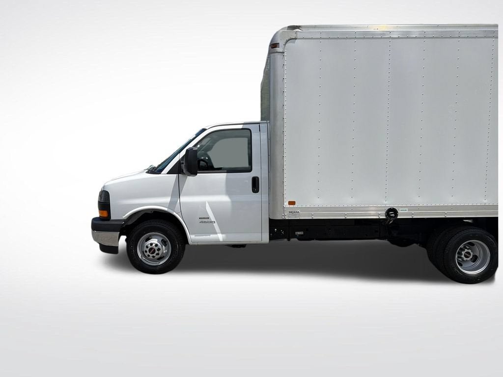 2026 GMC Savana Cutaway 4500 2WT