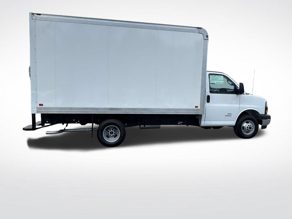 2026 GMC Savana Cutaway 4500 2WT