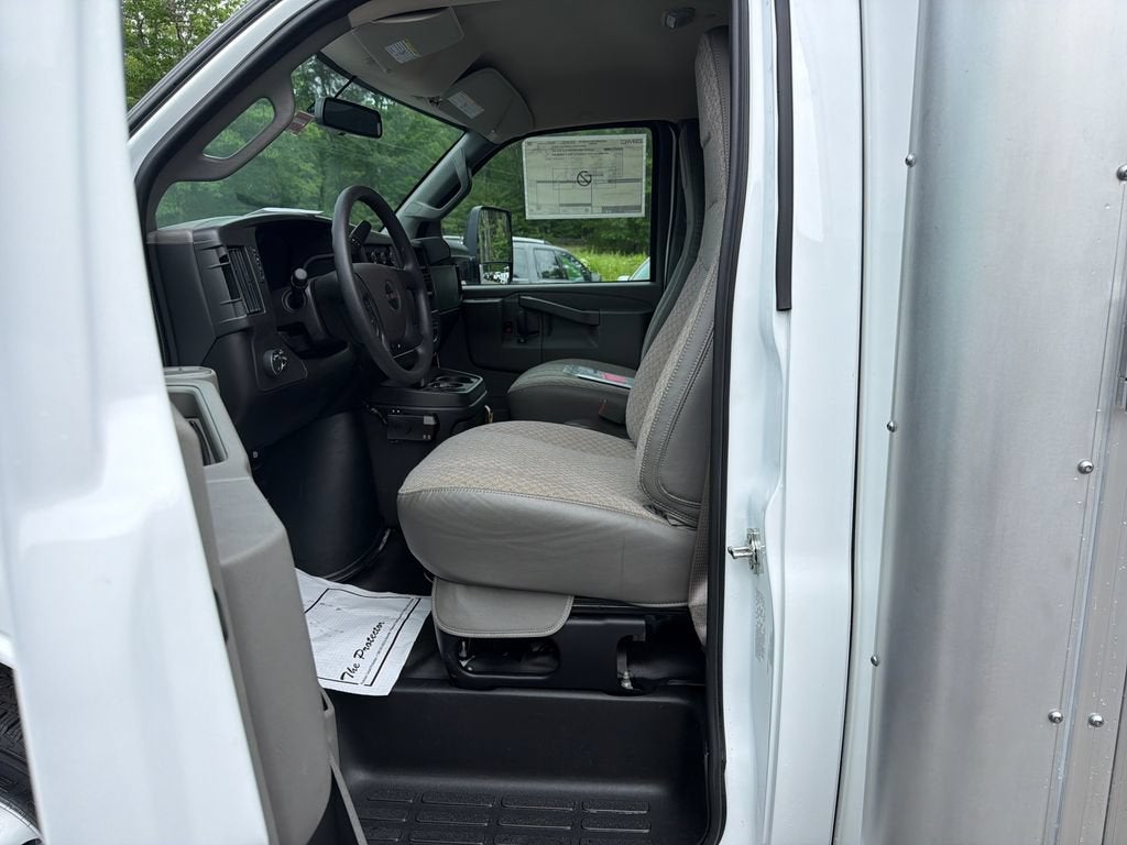 2026 GMC Savana Cutaway 4500 2WT