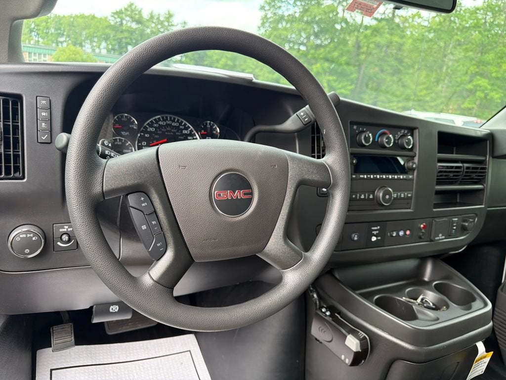 2026 GMC Savana Cutaway 4500 2WT