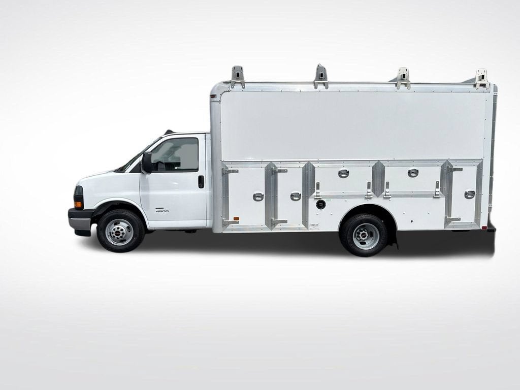 2026 GMC Savana Cutaway 4500 2WT