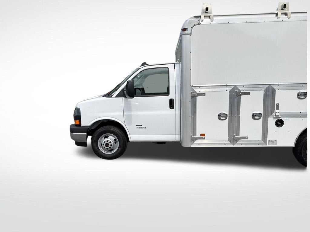 2026 GMC Savana Cutaway 4500 2WT