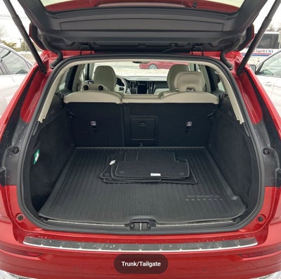 2023 Volvo XC60 B5 Plus Bright Theme